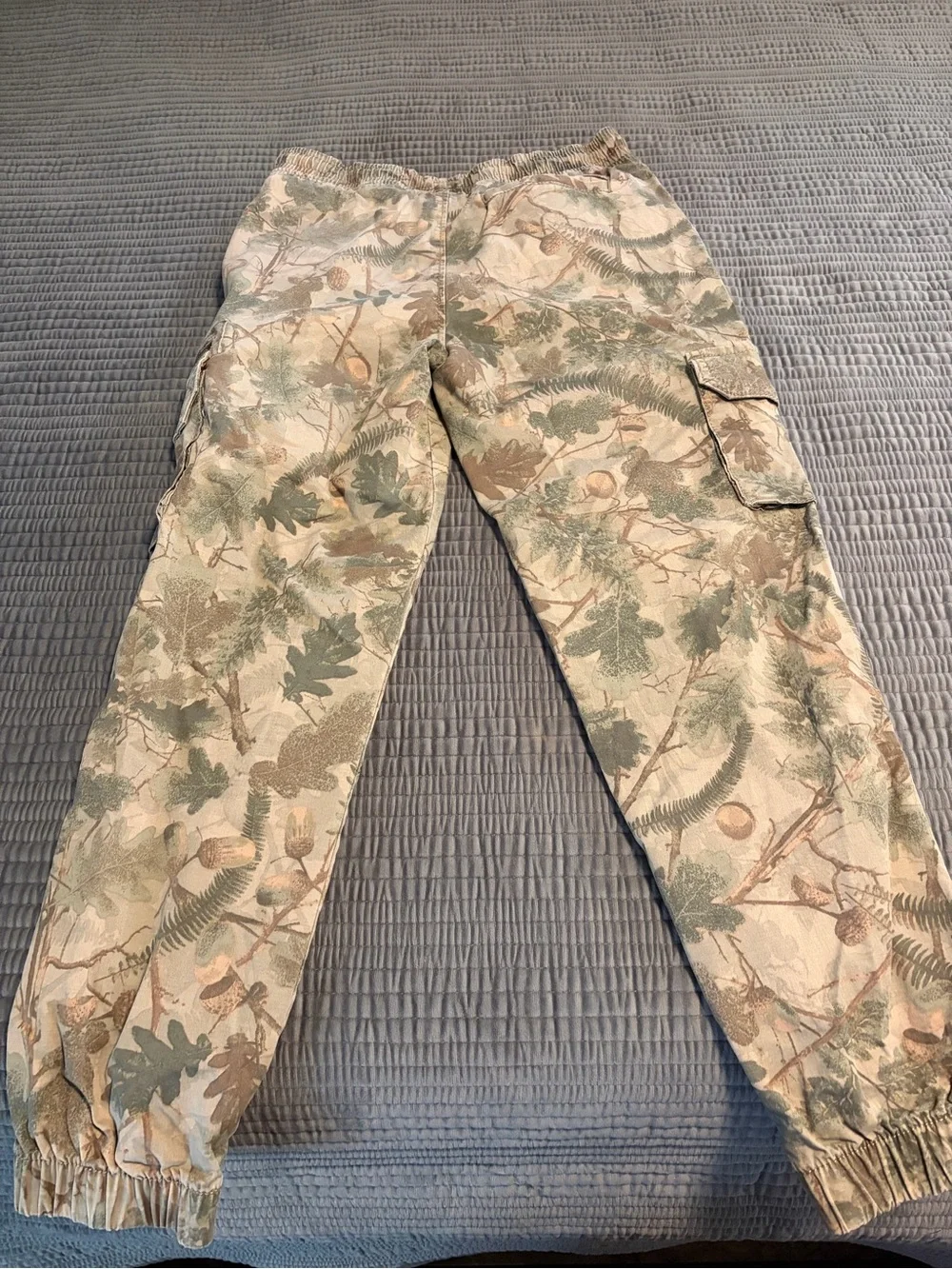 Sonoma Olive Green Cargo Pants with Tan Accents
